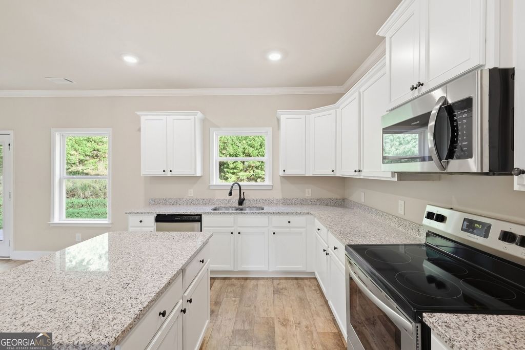 275 Huntington Manor Court 18, Cornelia, GA 30531 — photo 3