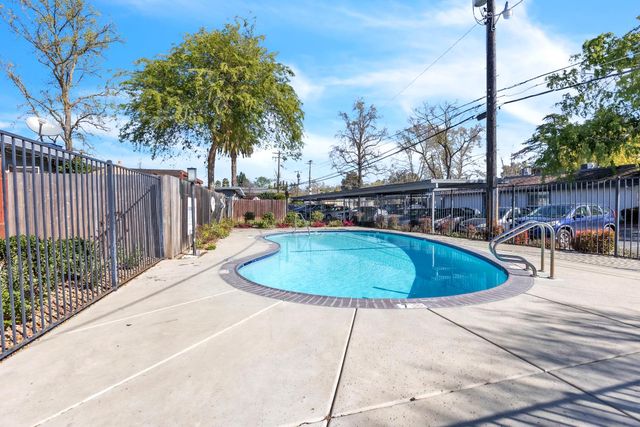 2869 Santa Paula Ct, Sacramento, CA 95821