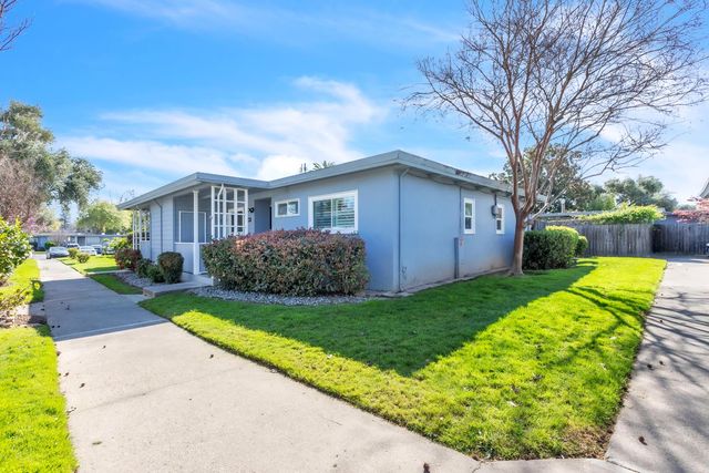 2869 Santa Paula Ct, Sacramento, CA 95821