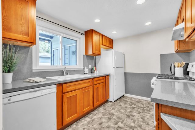 2869 Santa Paula Ct, Sacramento, CA 95821