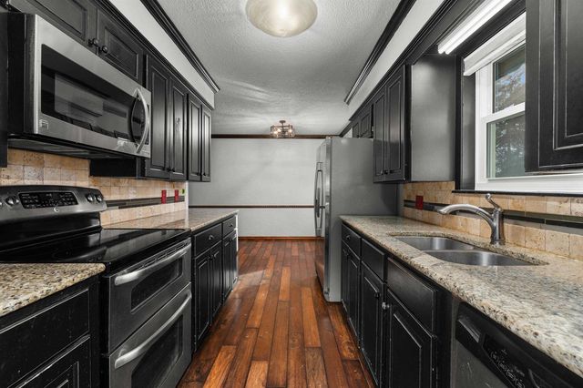 201 Pinewood, Carthage, TX 75633