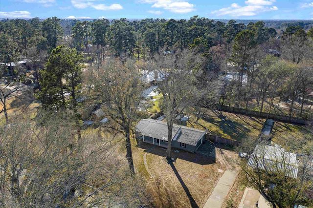 201 Pinewood, Carthage, TX 75633