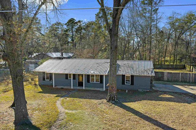 201 Pinewood, Carthage, TX 75633