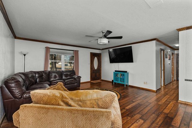 201 Pinewood, Carthage, TX 75633