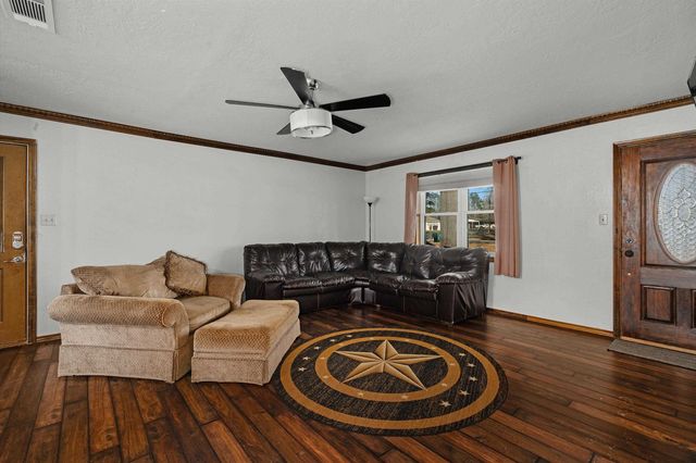 201 Pinewood, Carthage, TX 75633