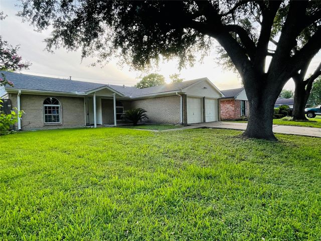 12431 Huntington Field Drive, Houston, TX 77099