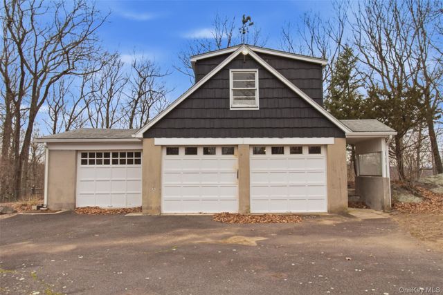 27 Allapartus Circle, Ossining, NY 10562