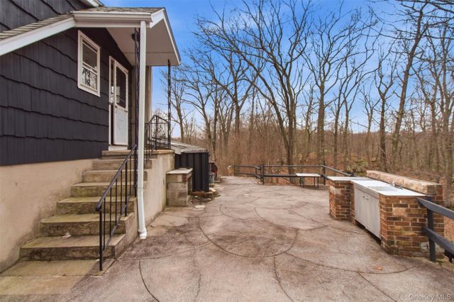 27 Allapartus Circle, Ossining, NY 10562