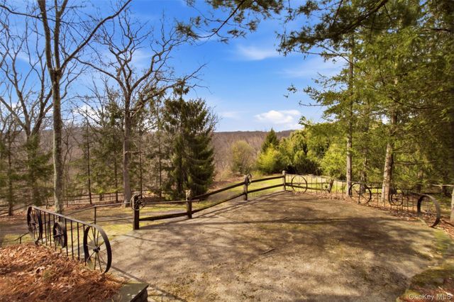 27 Allapartus Circle, Ossining, NY 10562