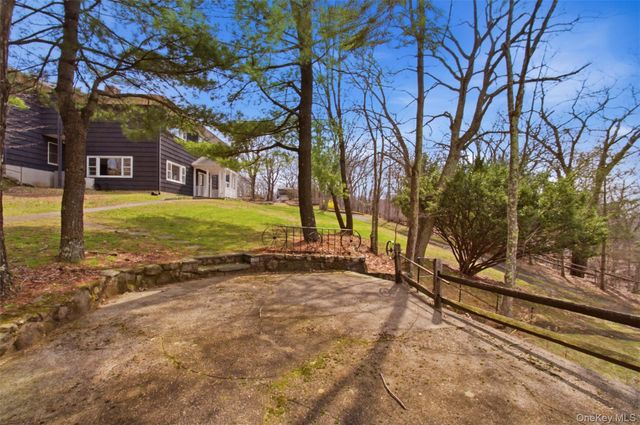 27 Allapartus Circle, Ossining, NY 10562