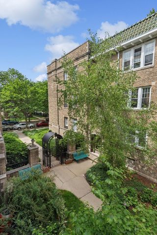 717 Reba Place 2N, Evanston, IL 60202