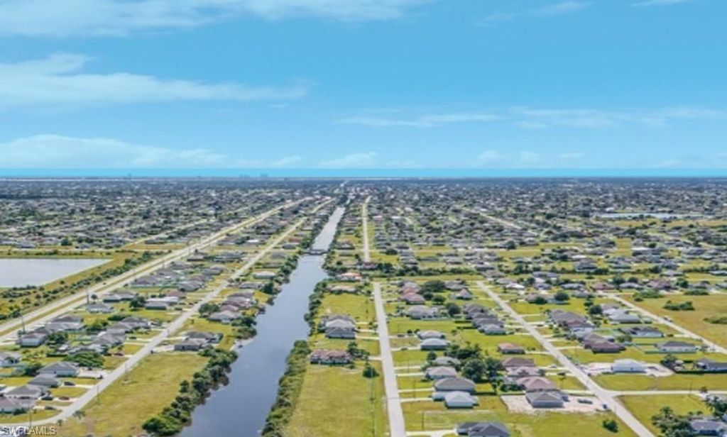 626 NE 12th ST, CAPE CORAL, FL 33909 — photo 2