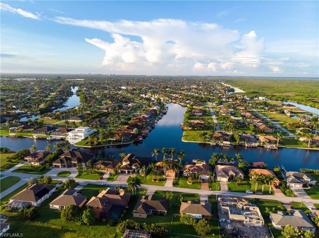 626 NE 12th ST, CAPE CORAL, FL 33909 — photo 4