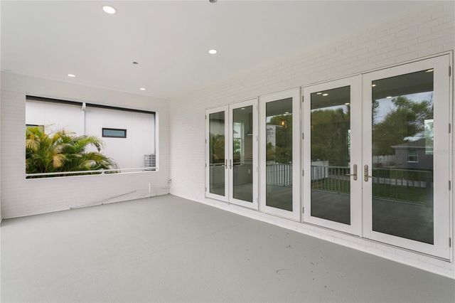 514 38TH AVENUE NE, St Petersburg, FL 33704