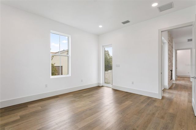 514 38TH AVENUE NE, St Petersburg, FL 33704