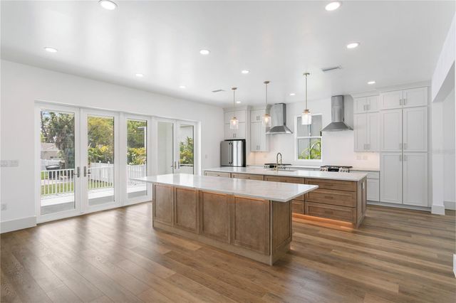 514 38TH AVENUE NE, St Petersburg, FL 33704