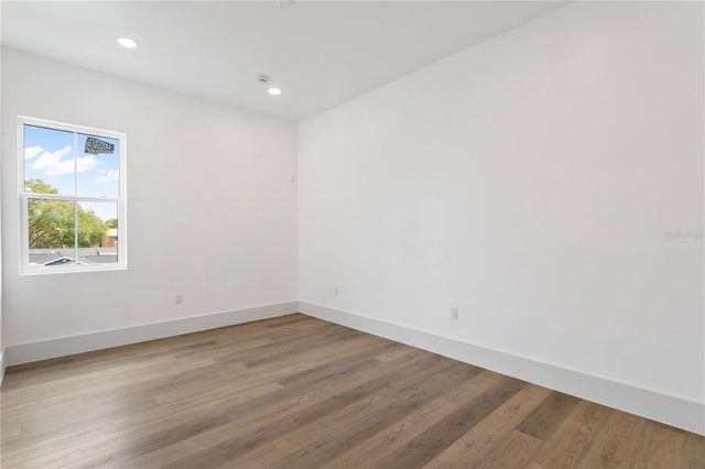 514 38TH AVENUE NE, St Petersburg, FL 33704