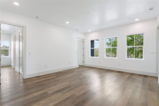 514 38TH AVENUE NE, St Petersburg, FL 33704