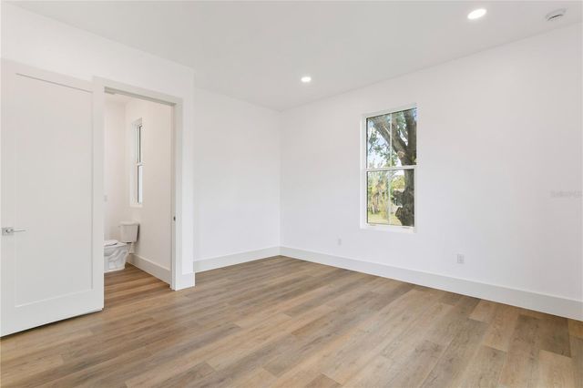 514 38TH AVENUE NE, St Petersburg, FL 33704