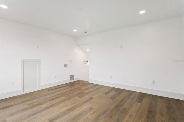 514 38TH AVENUE NE, St Petersburg, FL 33704