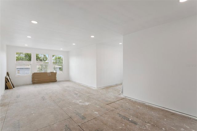 514 38TH AVENUE NE, St Petersburg, FL 33704