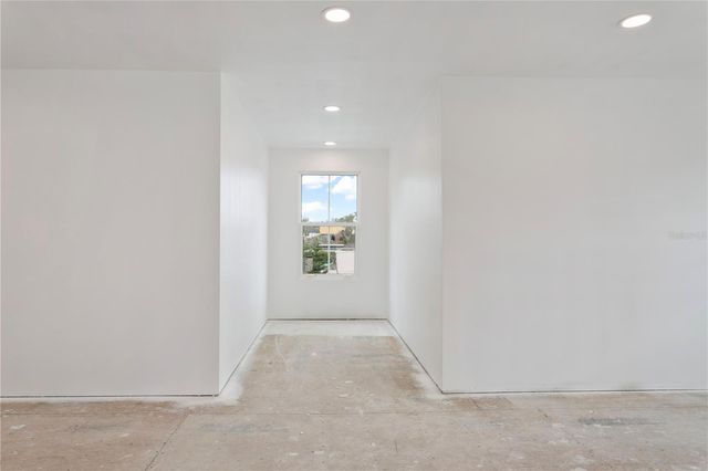 514 38TH AVENUE NE, St Petersburg, FL 33704