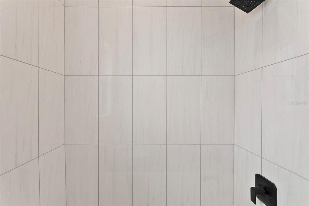 Image 41 of property listing at 514 38TH AVENUE NE, St Petersburg, FL 33704