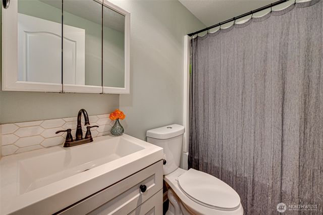 12710 NE 37th Street, Vancouver, WA 98682