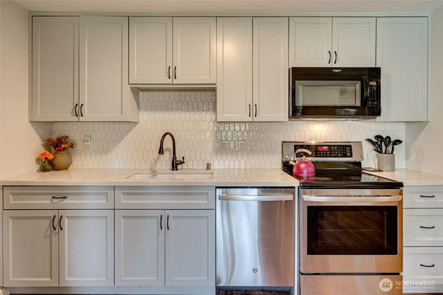 12710 NE 37th Street, Vancouver, WA 98682