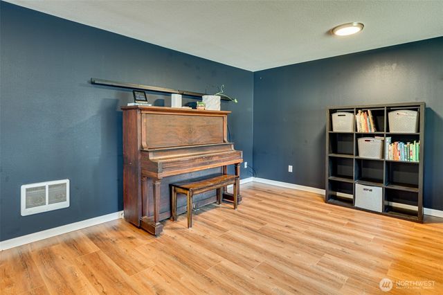 12710 NE 37th Street, Vancouver, WA 98682