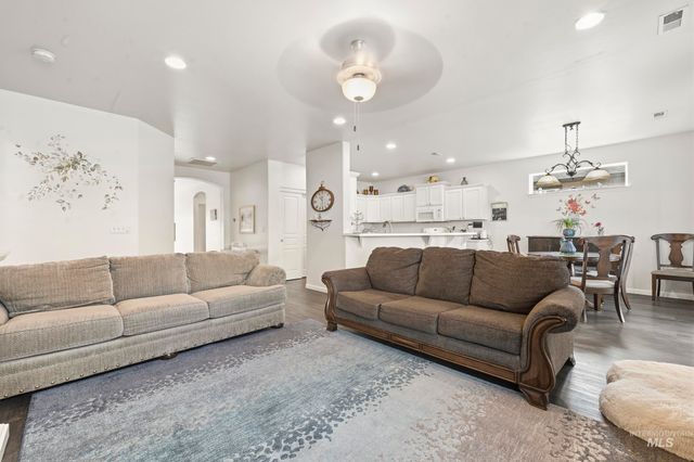 310 S Voyage Ave, Caldwell, ID 83605