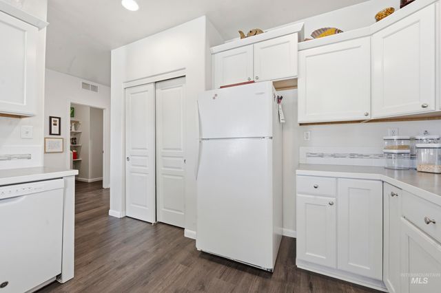 310 S Voyage Ave, Caldwell, ID 83605