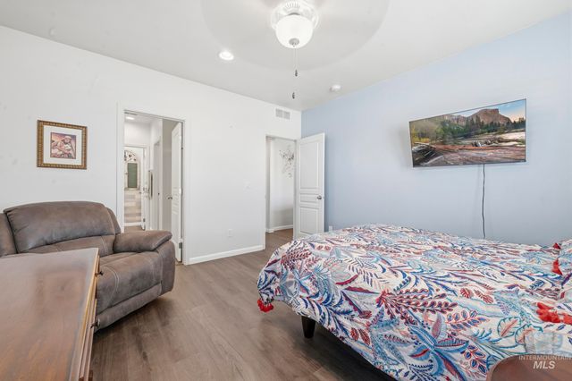 310 S Voyage Ave, Caldwell, ID 83605