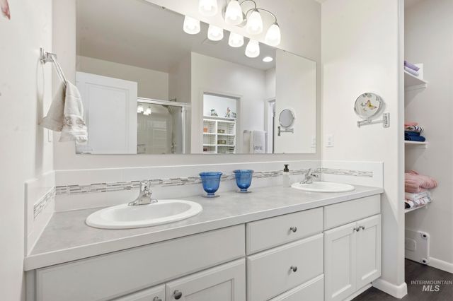 310 S Voyage Ave, Caldwell, ID 83605