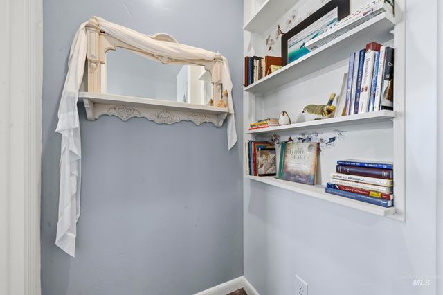 310 S Voyage Ave, Caldwell, ID 83605