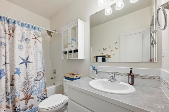 310 S Voyage Ave, Caldwell, ID 83605