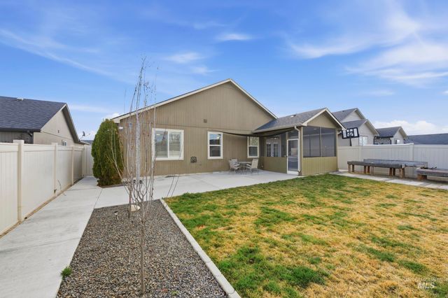 310 S Voyage Ave, Caldwell, ID 83605