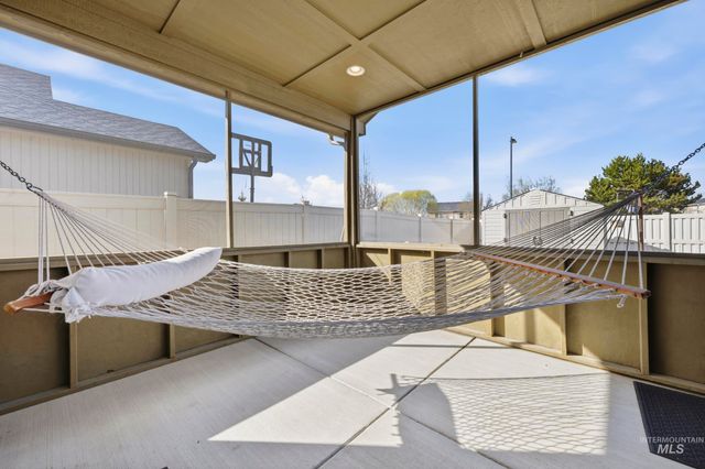 310 S Voyage Ave, Caldwell, ID 83605