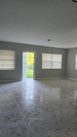 1523-1525 NW 8th Avenue, Fort Lauderdale, FL 33311