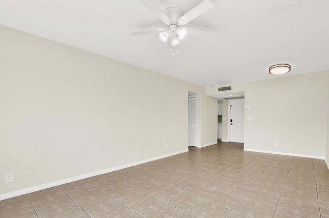 10249 N Military Trail Apt 201, Palm Beach Gardens, FL 33410