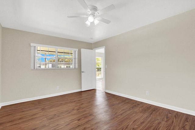 10249 N Military Trail Apt 201, Palm Beach Gardens, FL 33410