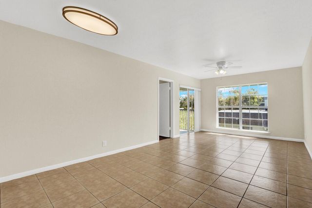10249 N Military Trail Apt 201, Palm Beach Gardens, FL 33410