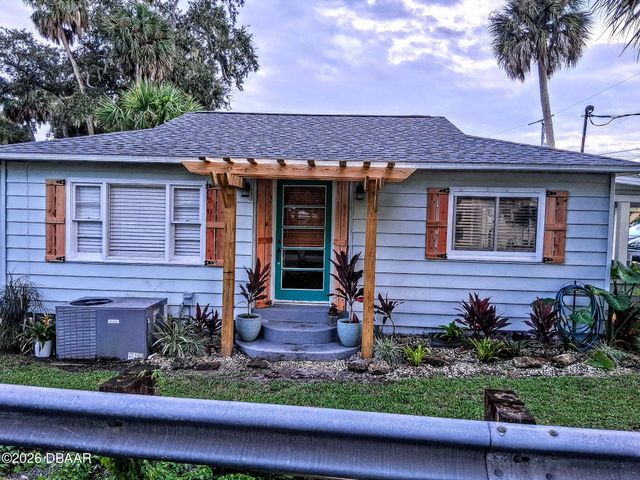 69 E Bayshore Drive, Port Orange, FL 32127