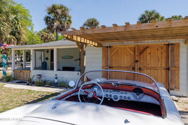 69 E Bayshore Drive, Port Orange, FL 32127