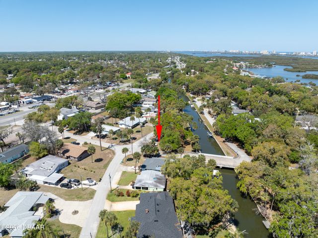 69 E Bayshore Drive, Port Orange, FL 32127