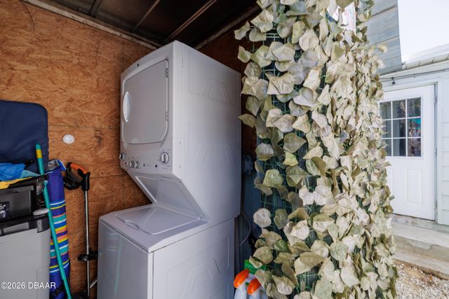 69 E Bayshore Drive, Port Orange, FL 32127