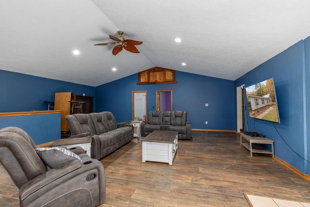 8233 S Beech Avenue, Croton Twp, MI 49329