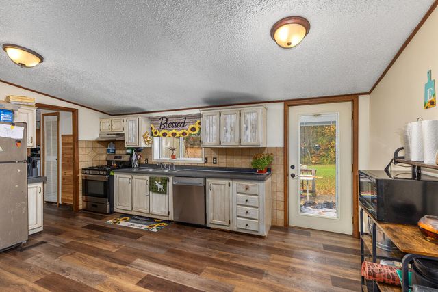 8233 S Beech Avenue, Croton Twp, MI 49329