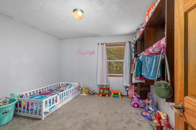 8233 S Beech Avenue, Croton Twp, MI 49329