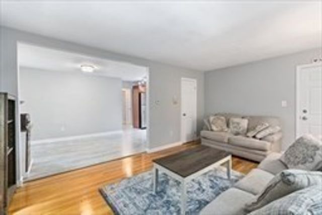 60 Vinton St 3, Melrose, MA 02176